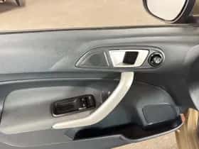 Ford Fiesta (2012) thumbnail 14