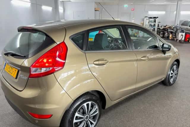 Ford Fiesta (2012) thumbnail 5