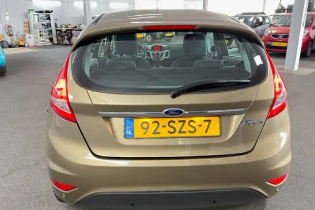 Ford Fiesta (2012) thumbnail 6
