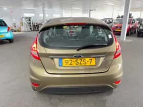 Ford Fiesta (2012) thumbnail 6
