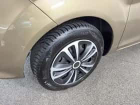 Ford Fiesta (2012) thumbnail 9