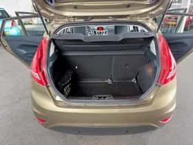 Ford Fiesta (2012) thumbnail 10
