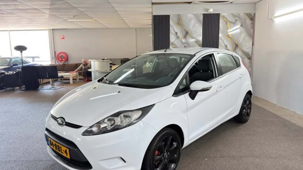 Ford Fiesta (2011) — foto 1