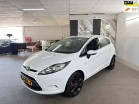 Ford Fiesta (2011) thumbnail 2