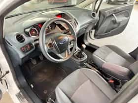 Ford Fiesta (2011) thumbnail 18
