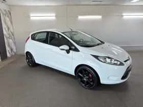 Ford Fiesta (2011) thumbnail 3