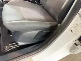 Ford Fiesta (2011) thumbnail 22