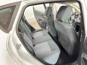 Ford Fiesta (2011) thumbnail 24