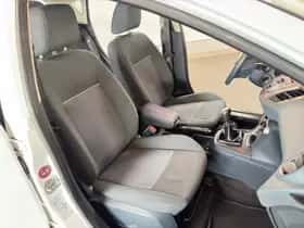 Ford Fiesta (2011) thumbnail 25