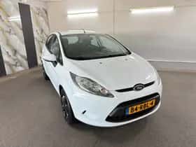 Ford Fiesta (2011) thumbnail 4