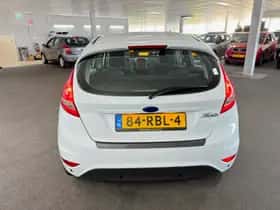 Ford Fiesta (2011) thumbnail 6