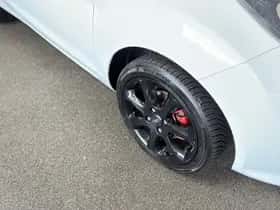Ford Fiesta (2011) thumbnail 10