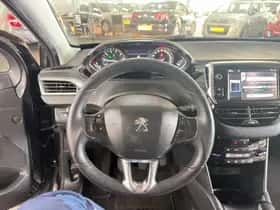 Peugeot 208 (2012) thumbnail 14