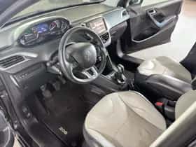Peugeot 208 (2012) thumbnail 15