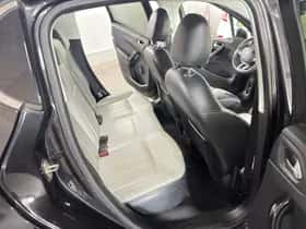 Peugeot 208 (2012) thumbnail 21