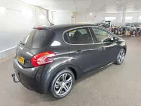 Peugeot 208 (2012) thumbnail 5