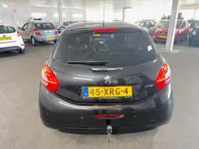 Peugeot 208 (2012) thumbnail 6