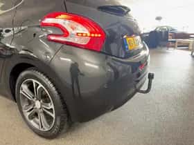 Peugeot 208 (2012) thumbnail 8