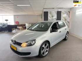 Volkswagen Golf (2009) thumbnail 2