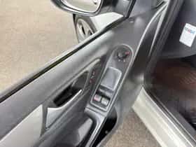 Volkswagen Golf (2009) thumbnail 12