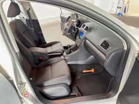 Volkswagen Golf (2009) thumbnail 21