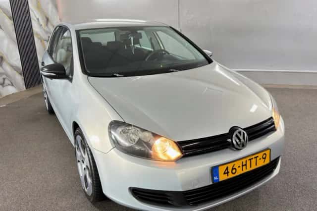Volkswagen Golf (2009) thumbnail 4