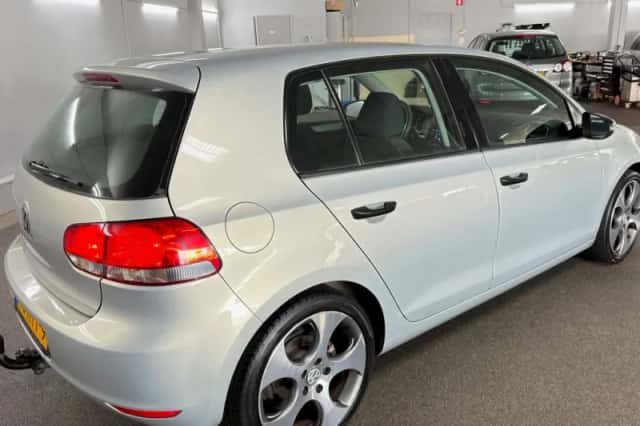 Volkswagen Golf (2009) thumbnail 5