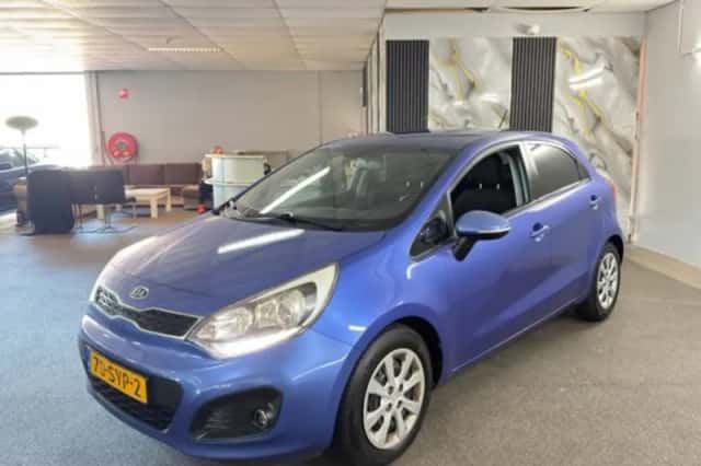 Kia Rio (2011) thumbnail 1