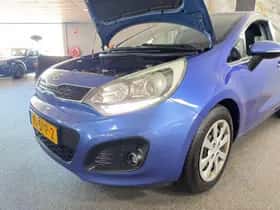 Kia Rio (2011) thumbnail 11