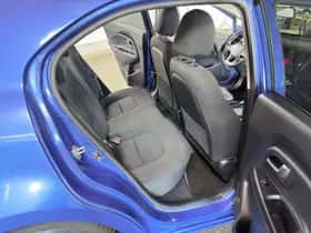 Kia Rio (2011) thumbnail 21