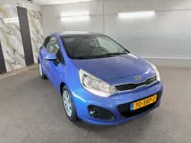 Kia Rio (2011) thumbnail 4