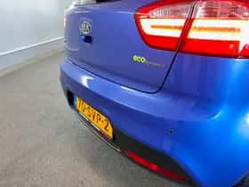 Kia Rio (2011) thumbnail 8