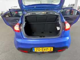 Kia Rio (2011) thumbnail 9