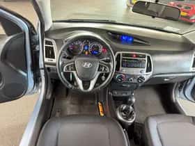 Hyundai i20 (2013) thumbnail 16