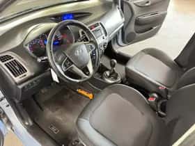 Hyundai i20 (2013) thumbnail 17