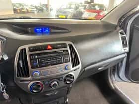 Hyundai i20 (2013) thumbnail 18