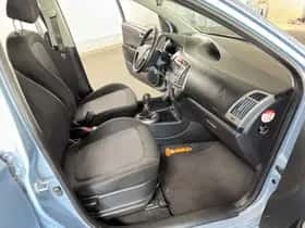 Hyundai i20 (2013) thumbnail 23