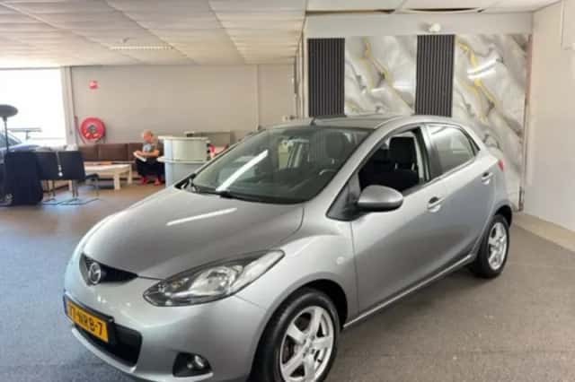 Mazda 2 (2010) thumbnail 1