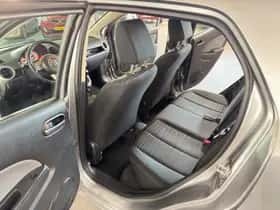 Mazda 2 (2010) thumbnail 21