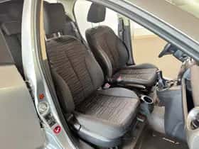 Mazda 2 (2010) thumbnail 24