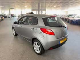 Mazda 2 (2010) thumbnail 7