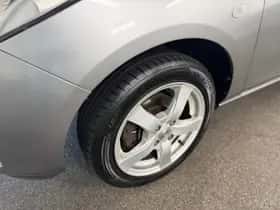 Mazda 2 (2010) thumbnail 9