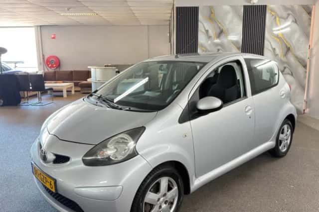 Toyota Aygo (2008) thumbnail 2