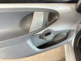 Toyota Aygo (2008) thumbnail 12
