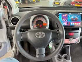 Toyota Aygo (2008) thumbnail 13