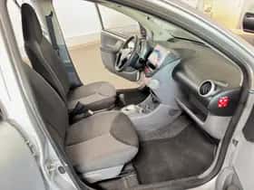 Toyota Aygo (2008) thumbnail 21