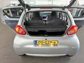Toyota Aygo (2008) thumbnail 8