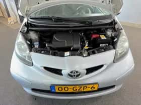 Toyota Aygo (2008) thumbnail 10