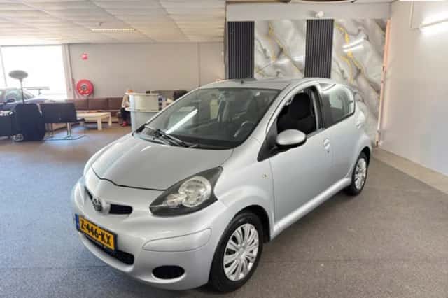 Toyota Aygo (2009) thumbnail 1
