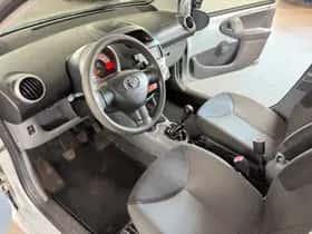 Toyota Aygo (2009) thumbnail 17